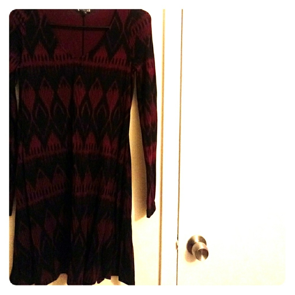 EXPRESS Burgundy and Black print casual dress.